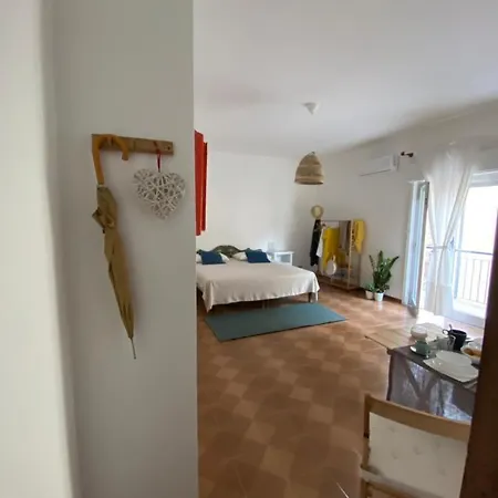 Mari Sea جيارديني ناكسوس